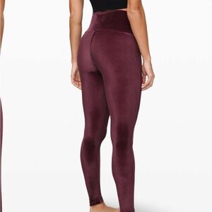 Lululemon Wunder Lounge High-Rise Tight 28" Velvet
Garnet Size 10